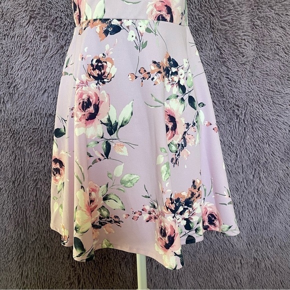 Francesca’s- Trixxi Clara Floral Front Knot Mini Dress - Picture 7 of 7